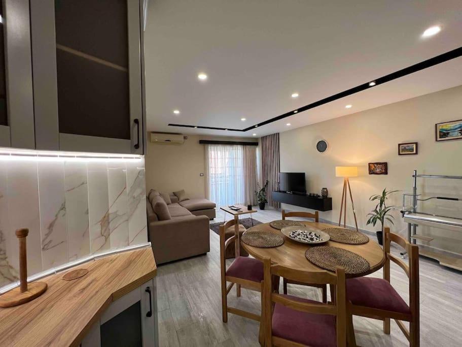 Great Apartament Near Lake & Blloku Area Тирана Экстерьер фото