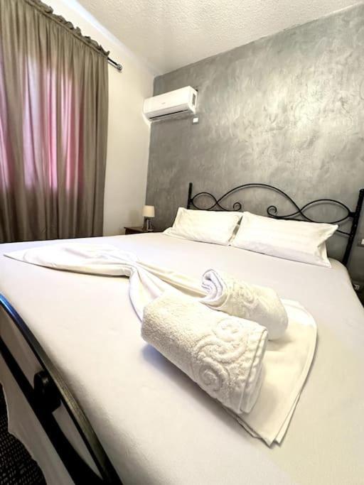 Great Apartament Near Lake & Blloku Area Тирана Экстерьер фото